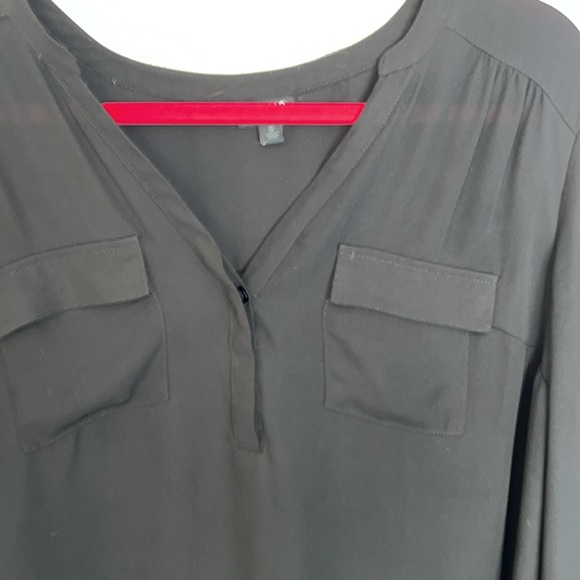 Torrid blouse with pockets in the front V-neck size 0 - Picture 2 of 4
